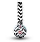 The Black and White Zigzag Chevron Pattern Skin for the Beats by Dre Mixr Headphones