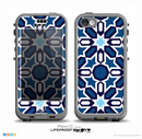 The Blue and White Mosaic Mirrored Pattern Skin for the iPhone 5c nüüd LifeProof Case