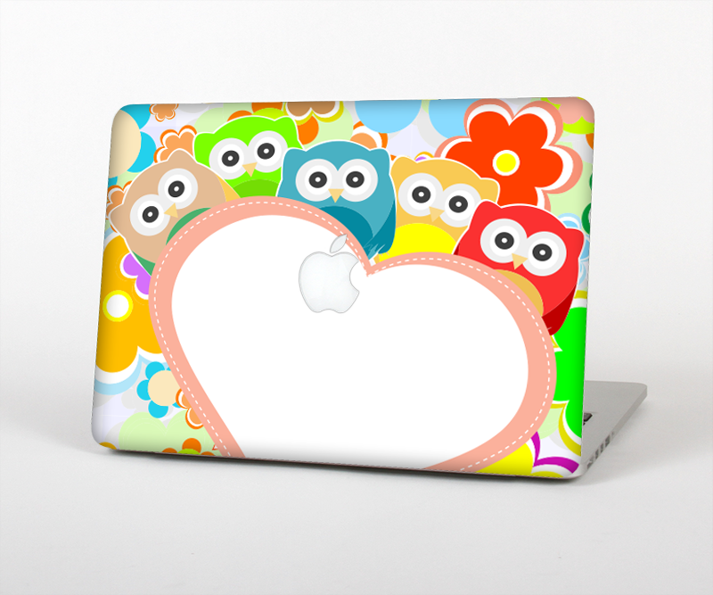 The Cartoon Owls with Big Heart Skin Set for the Apple MacBook Pro 15" with Retina Display