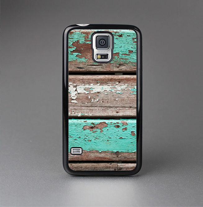 The Chipped Teal Paint On Wood Skin-Sert Case for the Samsung Galaxy S5