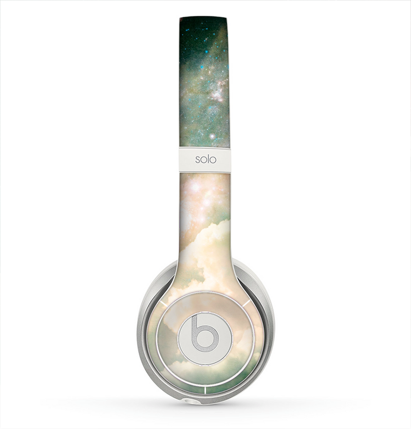 The Cloudy Grunge Green Universe Skin for the Beats by Dre Solo 2 Headphones