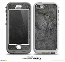The Cracked Wood Stump Skin for the iPhone 5-5s NUUD LifeProof Case