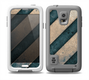 The Dark Blue & Highlighted Grunge Strips Skin for the Samsung Galaxy S5 frē LifeProof Case