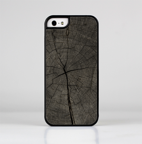 The Dark Cracked Wood Stump Skin-Sert for the Apple iPhone 5-5s Skin-Sert Case