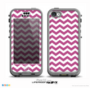 The Dark Pink & White Chevron Pattern V2 Skin for the iPhone 5c nüüd LifeProof Case