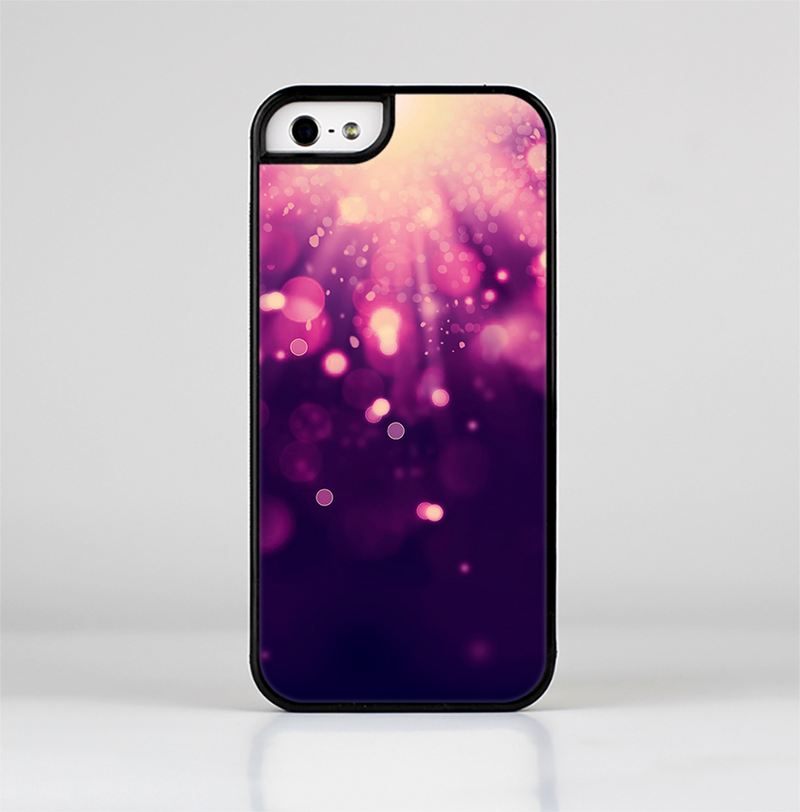 The Dark Purple with Desending Lightdrops Skin-Sert for the Apple iPhone 5-5s Skin-Sert Case