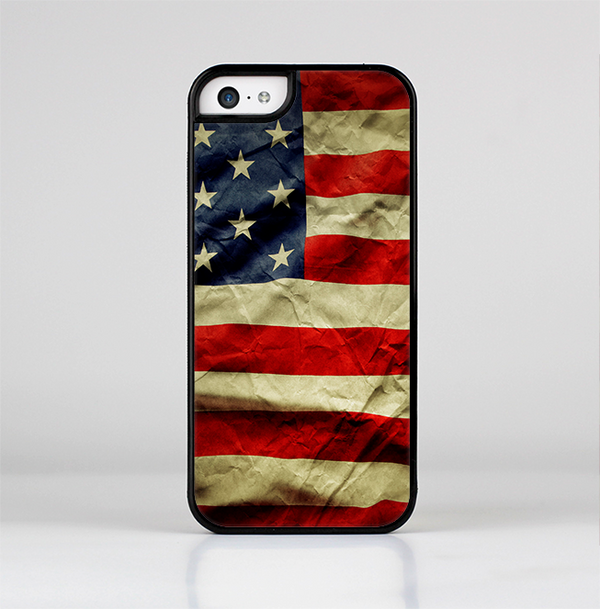 The Dark Wrinkled American Flag Skin-Sert Case for the Apple iPhone 5c