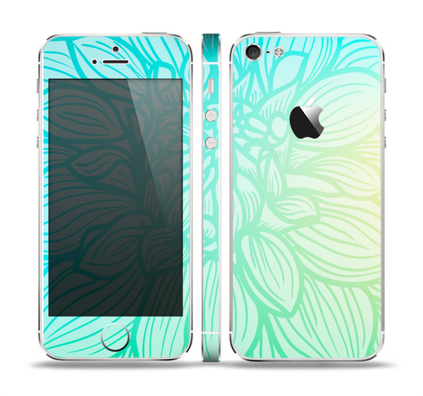 The Faded Blue & Green Subtle Floral Skin Set for the Apple iPhone 5