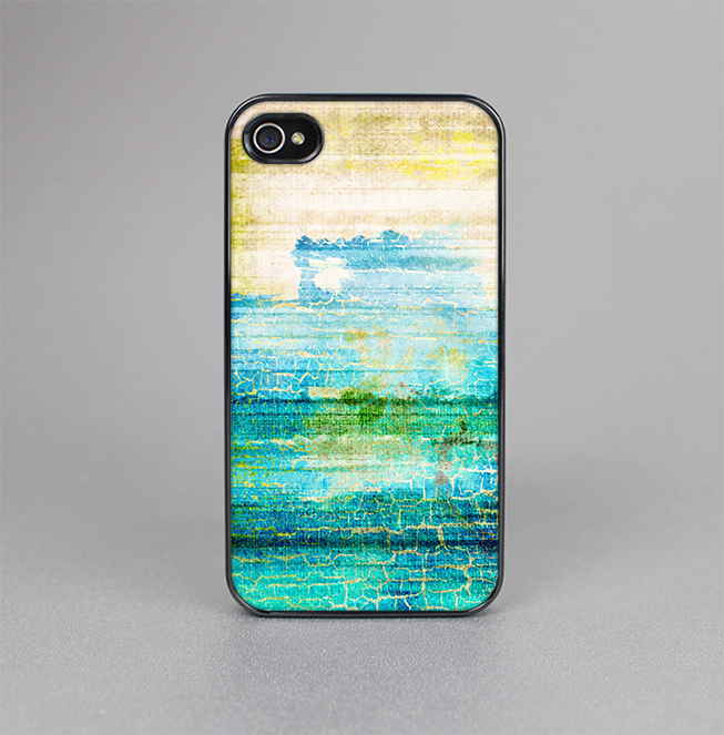 The Faded and Cracked Green Paint Skin-Sert for the Apple iPhone 4-4s Skin-Sert Case