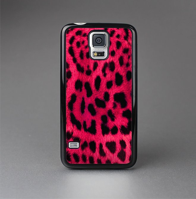The Fuzzy Real Pink Leopard Print Skin-Sert Case for the Samsung Galaxy S5