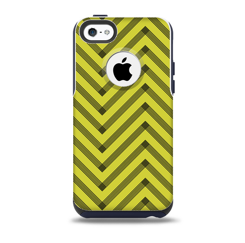 The Gold & Black Sketch Chevron Skin for the iPhone 5c OtterBox Commuter Case