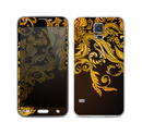 The Gold Floral Vector Pattern on Black Skin For the Samsung Galaxy S5