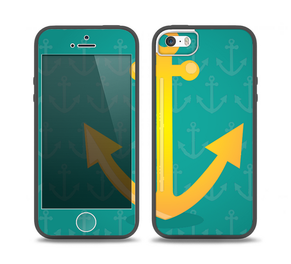 The Gold Stretched Anchor with Green Background Skin Set for the iPhone 5-5s Skech Glow Case