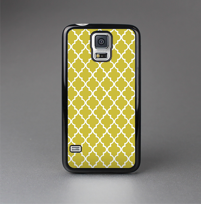 The Gold & White Seamless Morocan Pattern Skin-Sert Case for the Samsung Galaxy S5