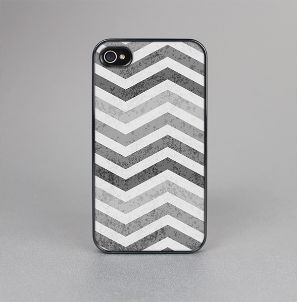 The Gray Toned Wide Vintage Chevron Pattern Skin-Sert for the Apple iPhone 4-4s Skin-Sert Case