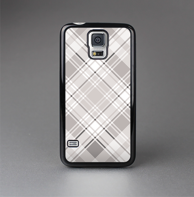 The Gray & White Plaid Layered Pattern V5 Skin-Sert Case for the Samsung Galaxy S5