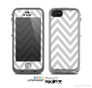 The Gray & White Sharp Chevron Pattern Skin for the Apple iPhone 5c LifeProof Case
