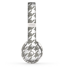 The Gray and White HoundStooth Pattern Skin Set for the Beats by Dre Solo 2 Wireless Headphones
