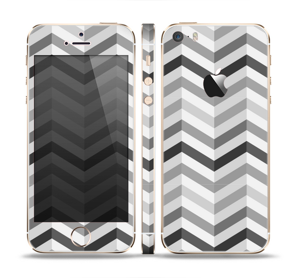 The Grayscale Gradient Chevron Zigzag Pattern Skin Set for the Apple iPhone 5s