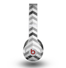 The Grayscale Gradient Chevron Zigzag Pattern Skin for the Beats by Dre Original Solo-Solo HD Headphones