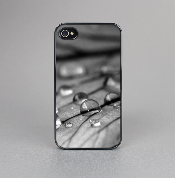 The Grayscale Watered Leaf Skin-Sert for the Apple iPhone 4-4s Skin-Sert Case