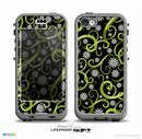 The Green Floral Swirls on Black Skin for the iPhone 5c nüüd LifeProof Case