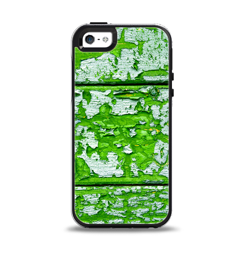 The Green Grunge Wood Apple iPhone 5-5s Otterbox Symmetry Case Skin Set