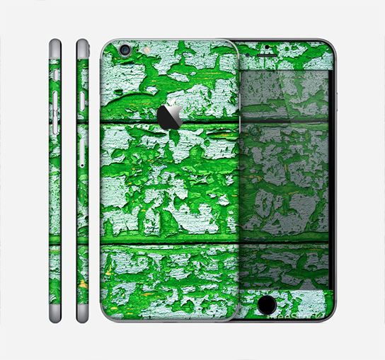 The Green Grunge Wood Skin for the Apple iPhone 6 Plus