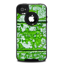 The Green Grunge Wood Skin for the iPhone 4-4s OtterBox Commuter Case