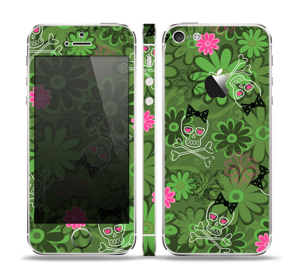 The Green Retro Floral and Skulls Skin Set for the Apple iPhone 5
