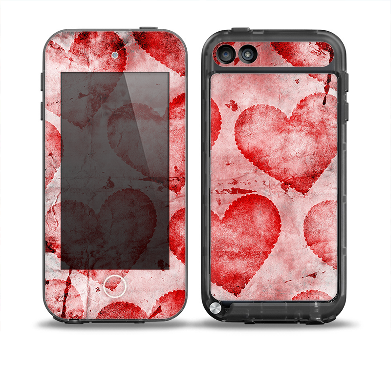 The Grunge Dark & Light Red Hearts Skin for the iPod Touch 5th Generation frē LifeProof Case