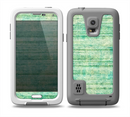 The Grungy Horizontal Green Lines Skin for the Samsung Galaxy S5 frē LifeProof Case