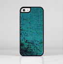The Grungy Teal Surface Skin-Sert Case for the Apple iPhone 5c