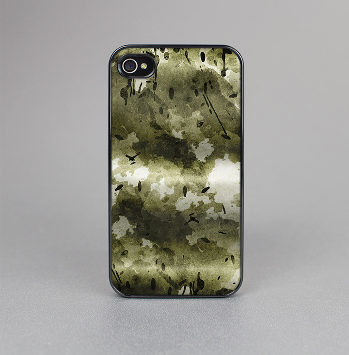 The Grungy Vivid Camouflage Skin-Sert for the Apple iPhone 4-4s Skin-Sert Case