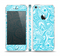 The Light Blue Paisley Floral Pattern V3 Skin Set for the Apple iPhone 5
