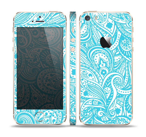 The Light Blue Paisley Floral Pattern V3 Skin Set for the Apple iPhone 5s