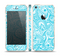 The Light Blue Paisley Floral Pattern V3 Skin Set for the Apple iPhone 5s