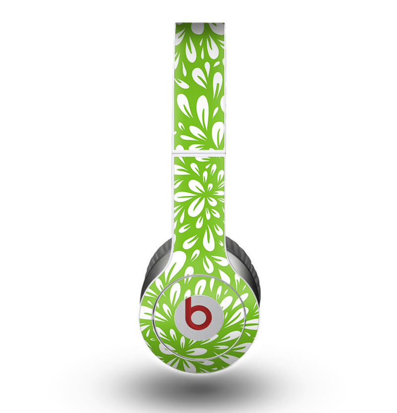 The Light Green & White Floral Sprout Skin for the Beats by Dre Original Solo-Solo HD Headphones