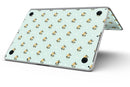 The_Micro_Daisy_and_Mint_Polka_Dot_Pattern_-_13_MacBook_Pro_-_V8.jpg