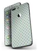 The_Micro_Daisy_and_Mint_Polka_Dot_Pattern_-_iPhone_7_Plus_-_FullBody_4PC_v4.jpg