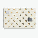 The Micro Daisy and Polka Dot Pattern - Premium Protective Decal Skin-Kit for the Apple Credit Card
