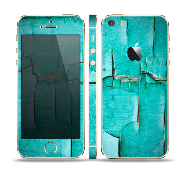 The Peeling Teal Paint Skin Set for the Apple iPhone 5s