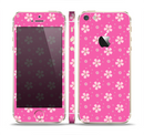 The Pink & Tiny White Floral Pattern Skin Set for the Apple iPhone 5s