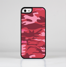 The Pink and Red Tradtional Camouflage Skin-Sert Case for the Apple iPhone 5/5s