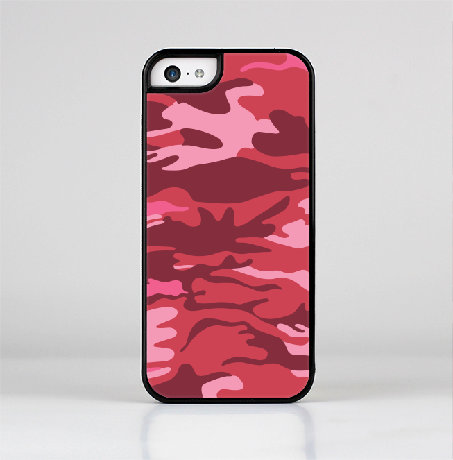The Pink and Red Tradtional Camouflage Skin-Sert Case for the Apple iPhone 5c