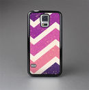 The Purple Scratched Texture Chevron Zigzag Pattern Skin-Sert Case for the Samsung Galaxy S5