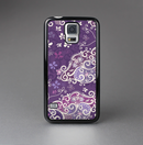 The Purple & White Butterfly Elegance Skin-Sert Case for the Samsung Galaxy S5
