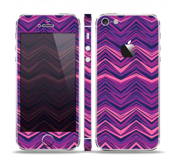 The Purple and Pink Overlapping Chevron V3 Skin Set for the Apple iPhone 5