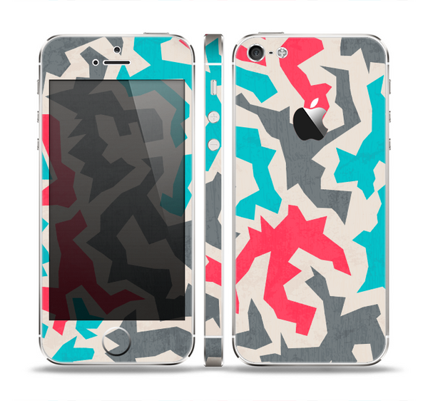 The Retro Colored Abstract Maze Pattern Skin Set for the Apple iPhone 5