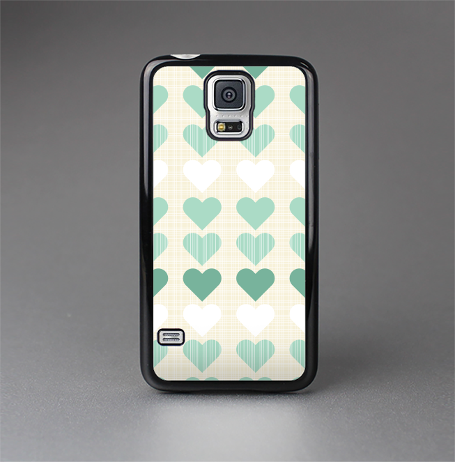 The Scratched Vintage Green Hearts Skin-Sert Case for the Samsung Galaxy S5